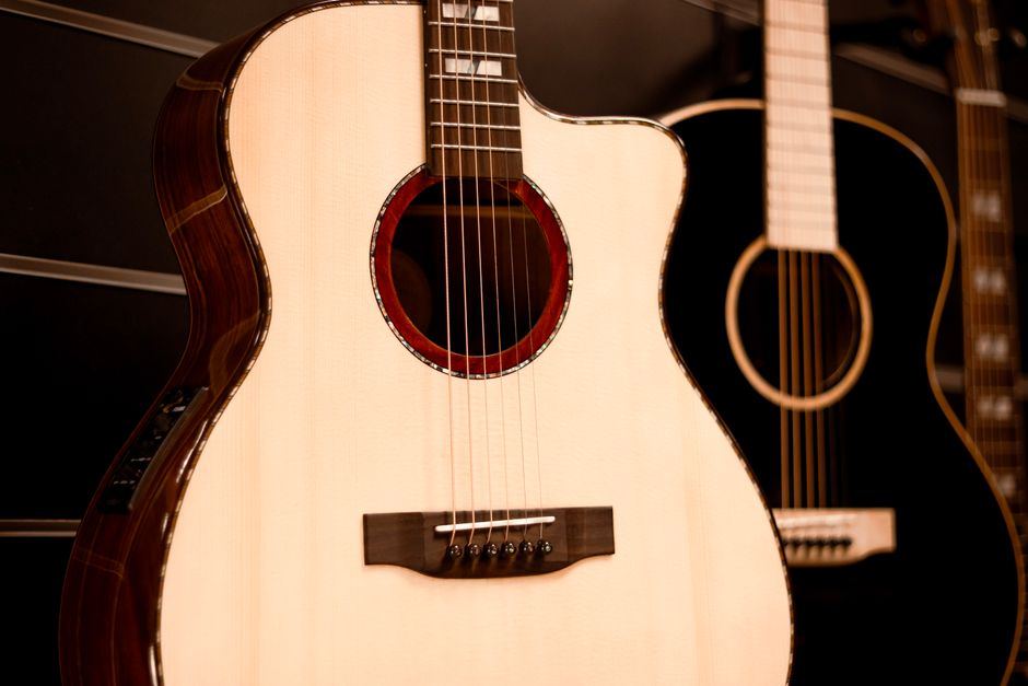guitar stands for jumbo and dreadnought acoustic guitars buying guide