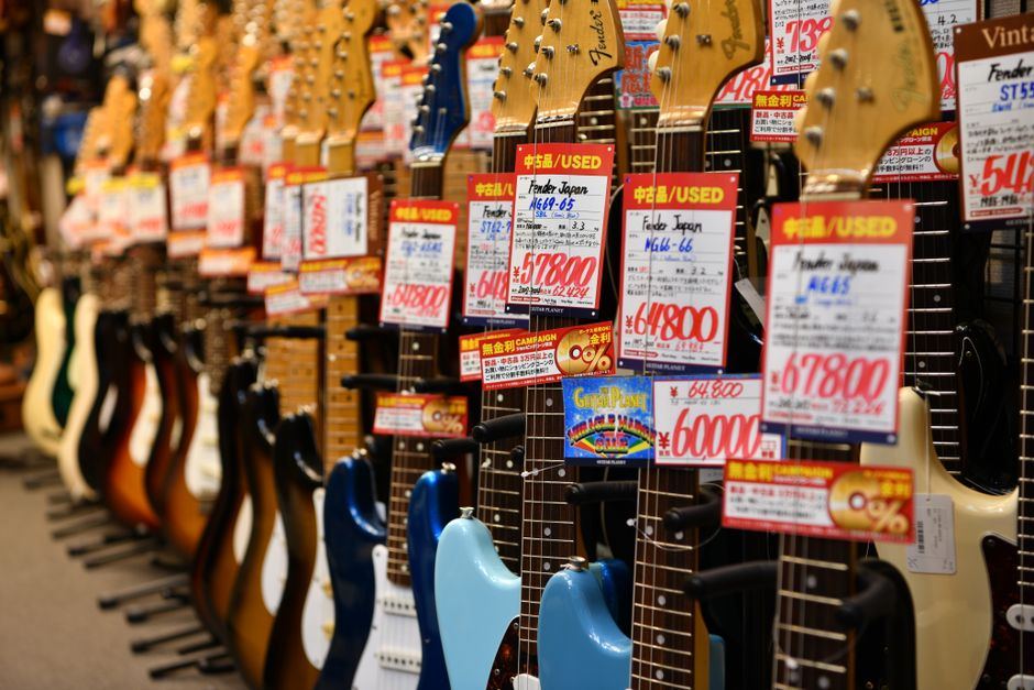 guitar stand deals and price timing buying guide